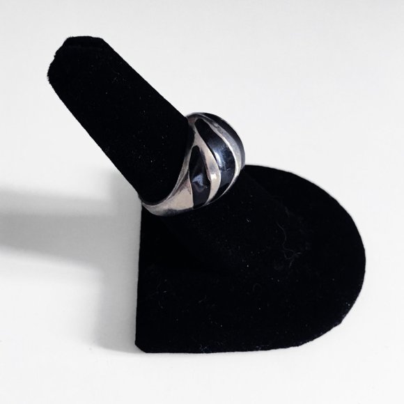 Silver and Black Fashion Statement Ring - Picture 3 of 4